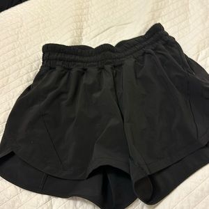 Lululemon track that shorts. EUC. Size 8